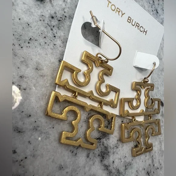 💯 🔥Brand New NWT Tory Burch TB Logo Britton Gold Earrings - Picture 2 of 4